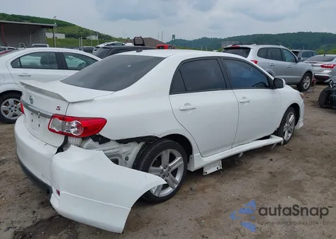 2013 Toyota Corolla S z USA, uszkodzony, nr VIN 2T1BU4EE0DC977367